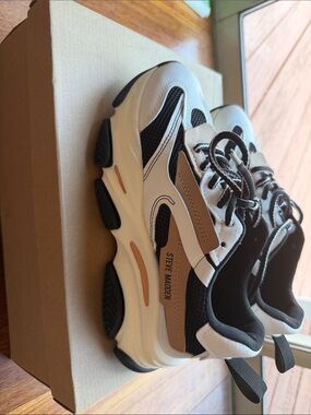 Steve Madden Kids White, Black and Tan Chunky Lace-Up Sneakers